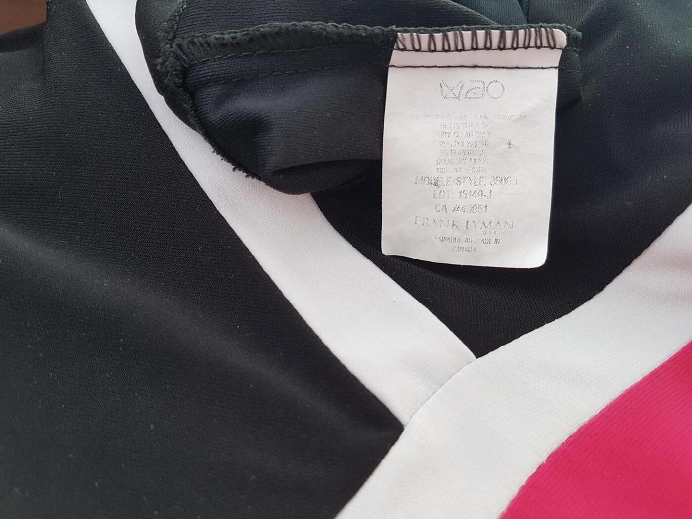 Frank Lyman Rozmiar 38 Okrągły dekolt Sukienka Bodycon Bezrękawnik Midi Frank Lyman Rozmiar 38 Okrągły dekolt Sukienka Bodycon Bezrękawnik Midi
