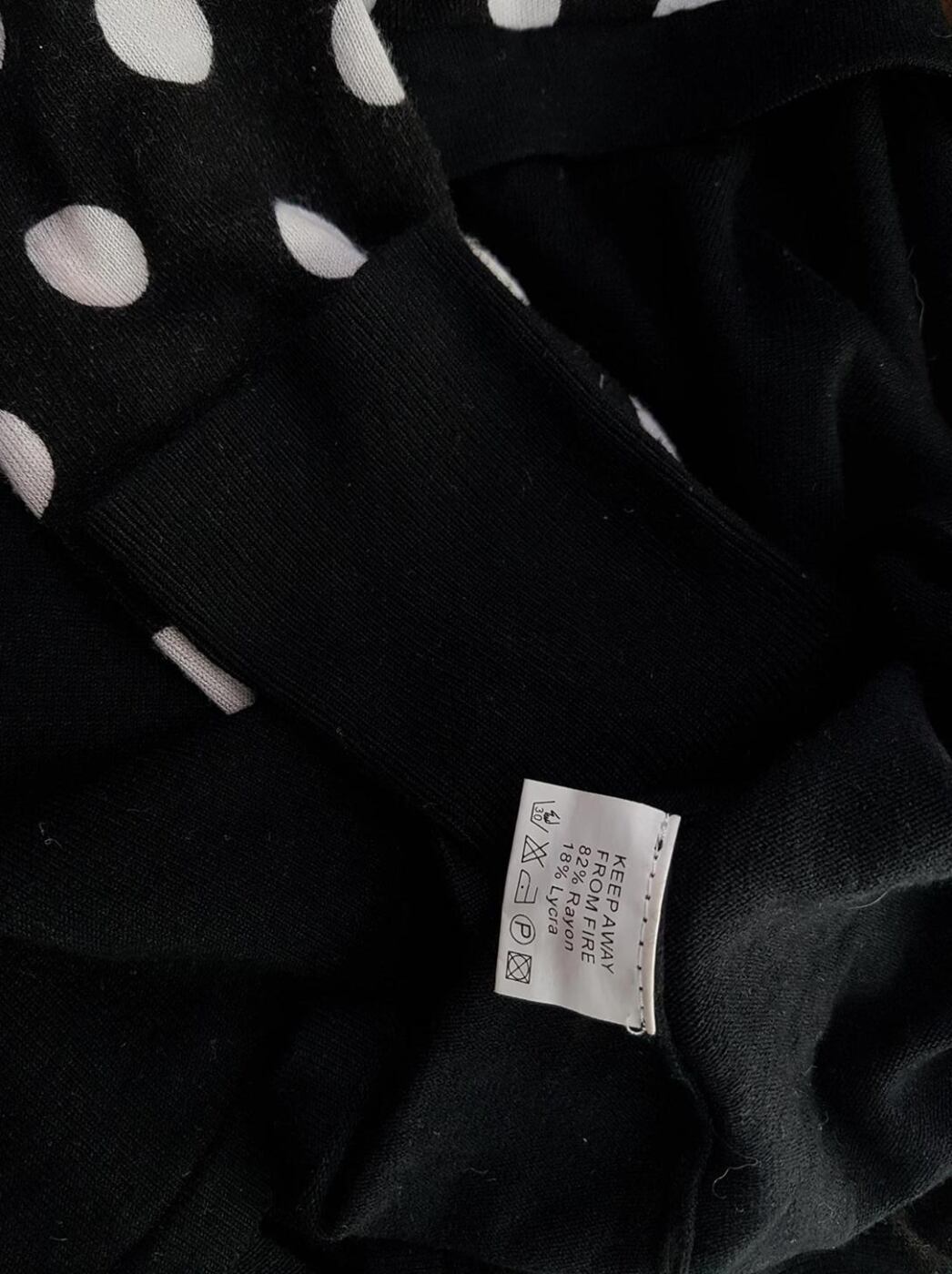 20190308_142402.jpg Regine Rozmiar 3 Kolor Czarny W serek Sweter Długi rękaw Materiał Rayon Cienka dzianina