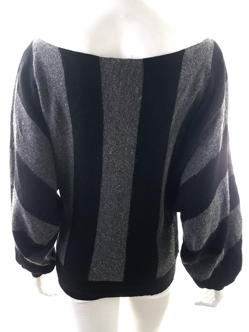 20190312_135054.jpg BIK BOK Rozmiar M Kolor Czarny W łódkę Sweter Długi rękaw Materiał Rayon Cienka dzianina