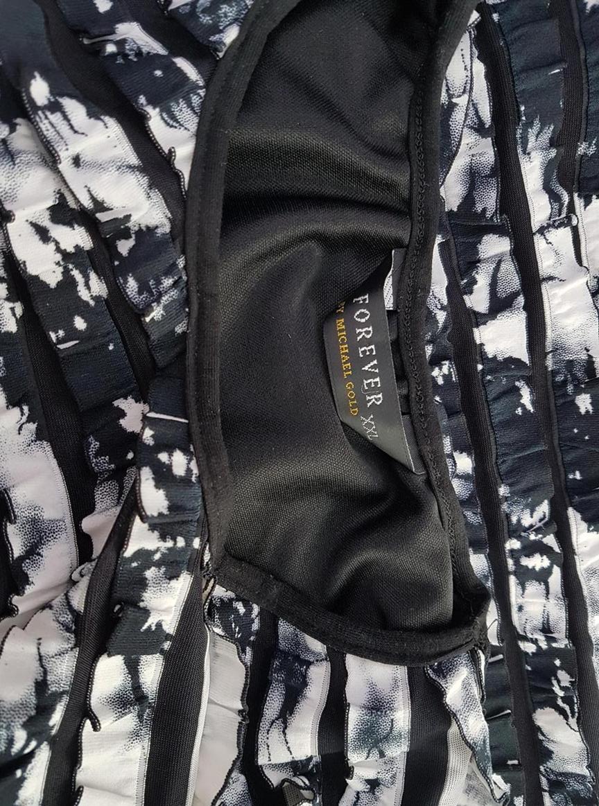 20190313_104230.jpg Forever Rozmiar XXL Kolor Czarny Pasy Crew Neck Bluzka Krótki rękaw