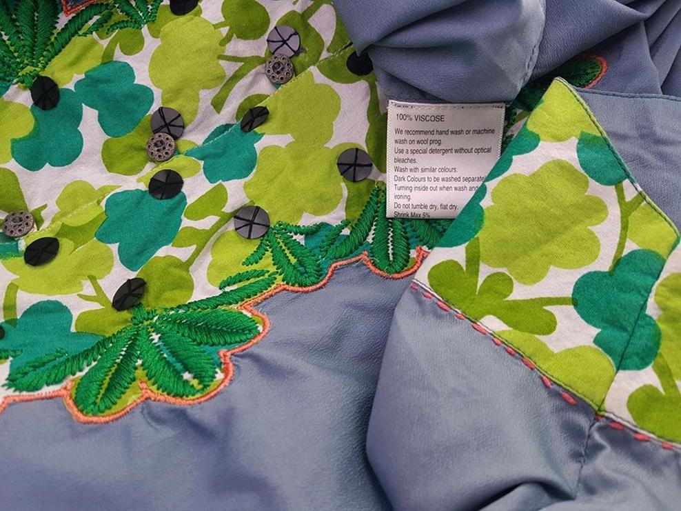 BY LYSGAARD Rozmiar XS Kolor Niebieski Okrągły dekolt Sukienka Mini Rękaw 3/4 Krótka Materiał Wiskoza 100% BY LYSGAARD Rozmiar XS Kolor Niebieski Okrągły dekolt Sukienka Mini Rękaw 3/4 Krótka Materiał Wiskoza 100%