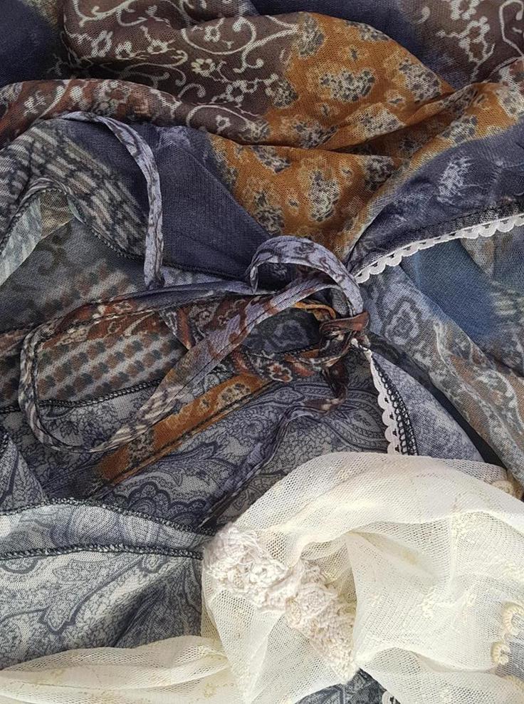 Vila Rozmiar L Kolor Brązowy Paisley Głęboki Serek Bluzka Wiązana Długi rękaw