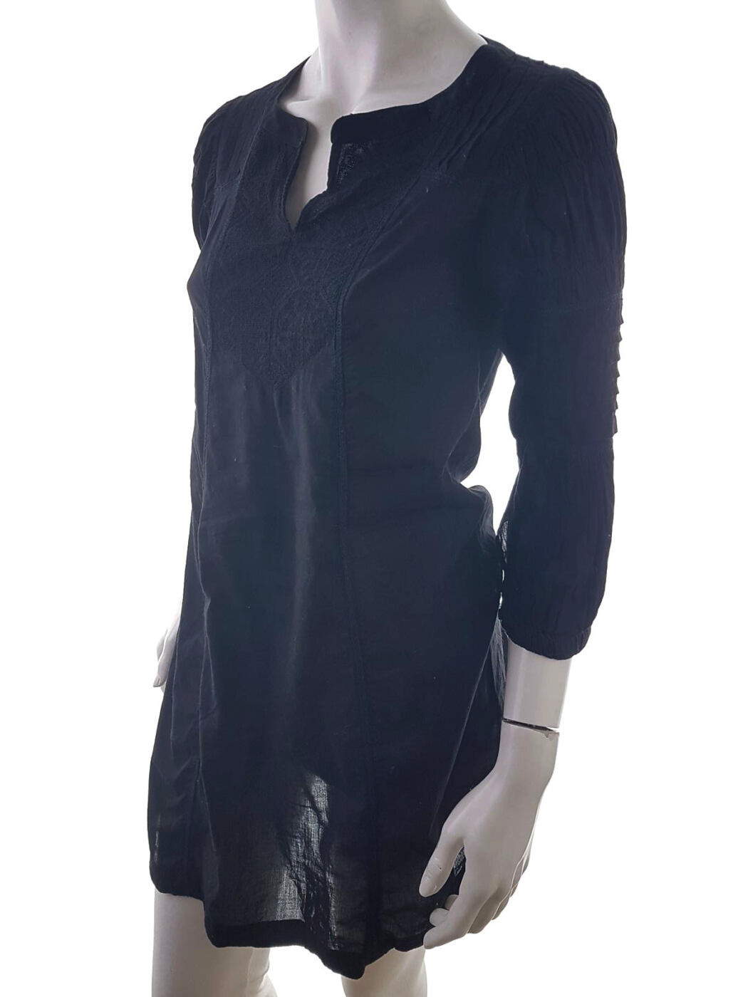 Culture Rozmiar S Kolor Czarny Split Crew Neck Sukienka Mini Rękaw 3/4 Krótka Materiał Bawełna 100% Culture Rozmiar S Kolor Czarny Split Crew Neck Sukienka Mini Rękaw 3/4 Krótka Materiał Bawełna 100%