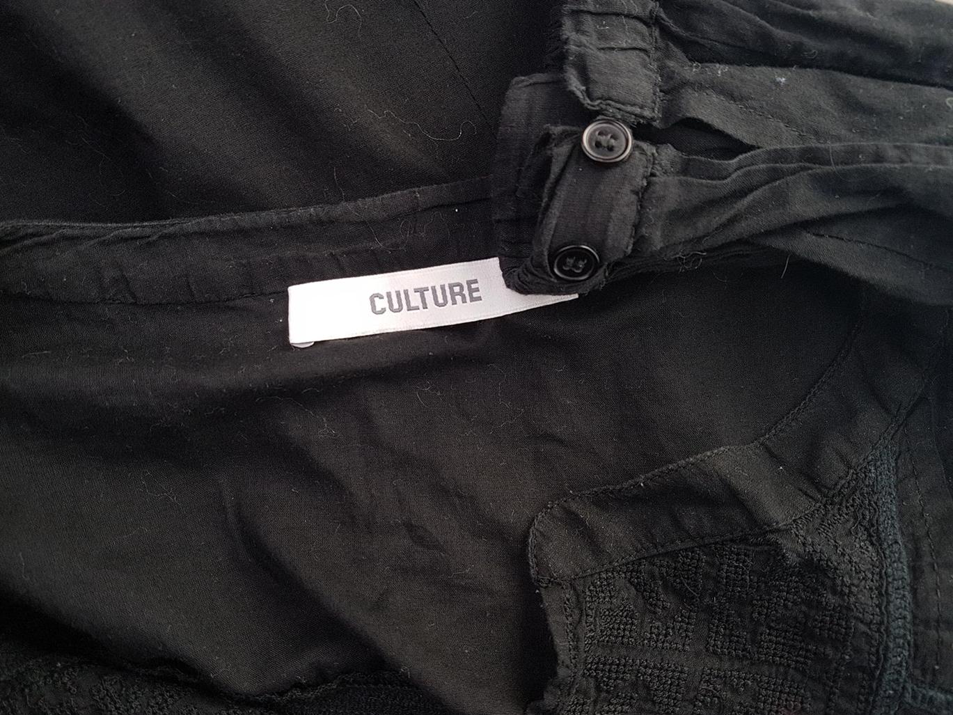 Culture Rozmiar S Kolor Czarny Split Crew Neck Sukienka Mini Rękaw 3/4 Krótka Materiał Bawełna 100% Culture Rozmiar S Kolor Czarny Split Crew Neck Sukienka Mini Rękaw 3/4 Krótka Materiał Bawełna 100%