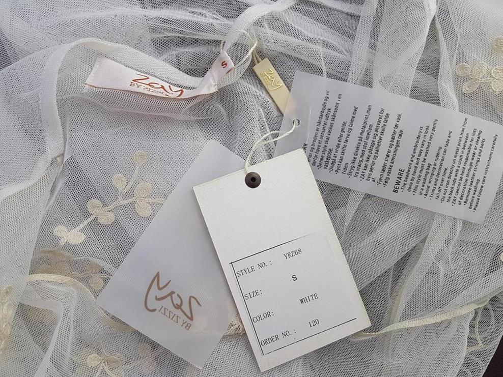 ZAY BY ZIZZI Rozmiar S W serek Sukienka Prostokątna Krótki rękaw Midi ZAY BY ZIZZI Rozmiar S W serek Sukienka Prostokątna Krótki rękaw Midi