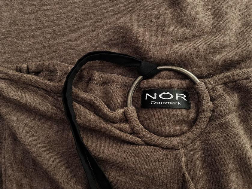 NÖR Denmark Rozmiar 1 Halter Sukienka Sweterkowa Bezrękawnik Do Kolan NÖR Denmark Rozmiar 1 Halter Sukienka Sweterkowa Bezrękawnik Do Kolan