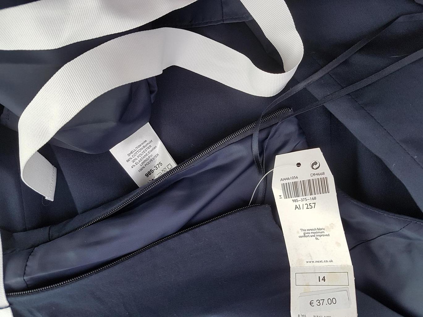 Next Rozmiar 42 W serek Sukienka Sheath Bezrękawnik Midi Next Rozmiar 42 W serek Sukienka Sheath Bezrękawnik Midi