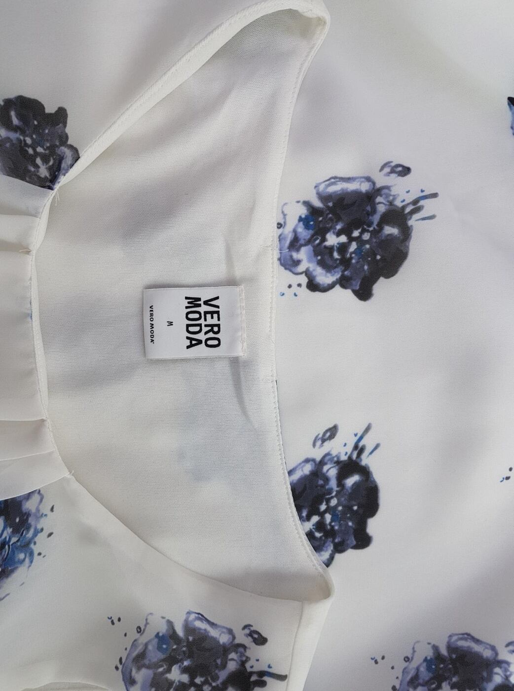 Vero moda Rozmiar M Okrągły dekolt Bluzka Bezrękawnik