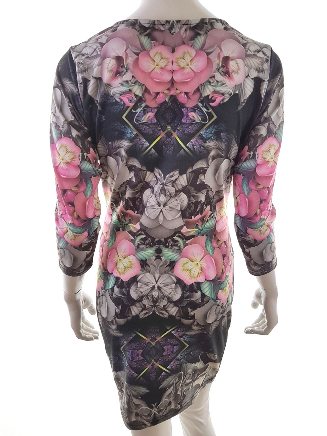 River island Rozmiar 12 (40) Okrągły dekolt Sukienka Bodycon Rękaw 3/4 Do Kolan River island Rozmiar 12 (40) Okrągły dekolt Sukienka Bodycon Rękaw 3/4 Do Kolan