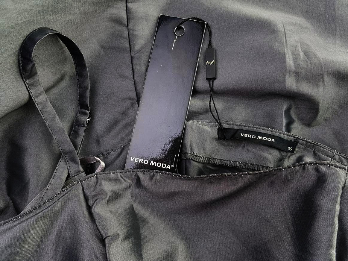 Vero moda Rozmiar 36 Kwadratowy dekolt Sukienka A-Line Bezrękawnik Midi