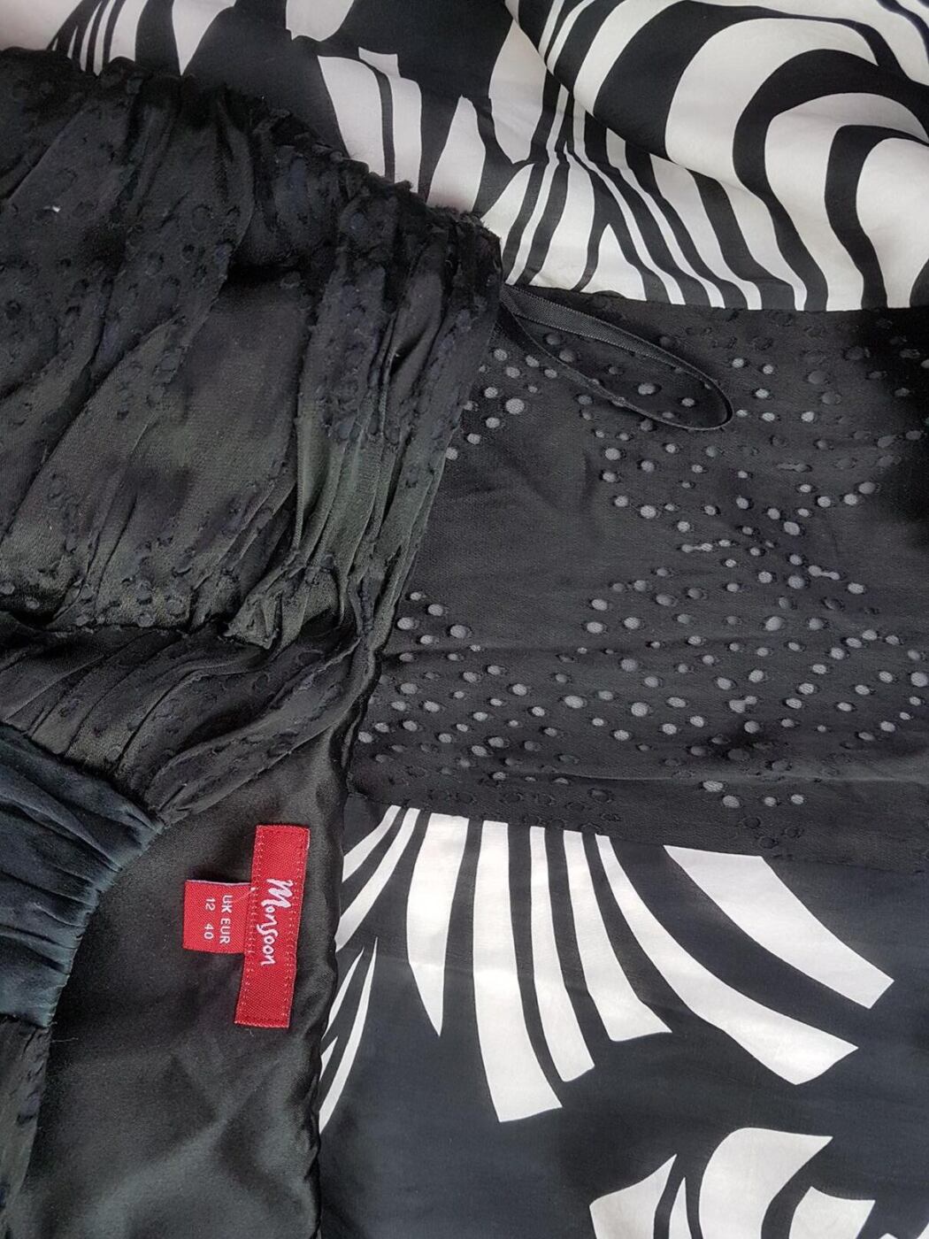 Monsoon Rozmiar 12 (40) Kolor Czarny Odkryte Ramiona Sukienka Maxi Bezrękawnik Długa Materiał Wiskoza Monsoon Rozmiar 12 (40) Kolor Czarny Odkryte Ramiona Sukienka Maxi Bezrękawnik Długa Materiał Wiskoza