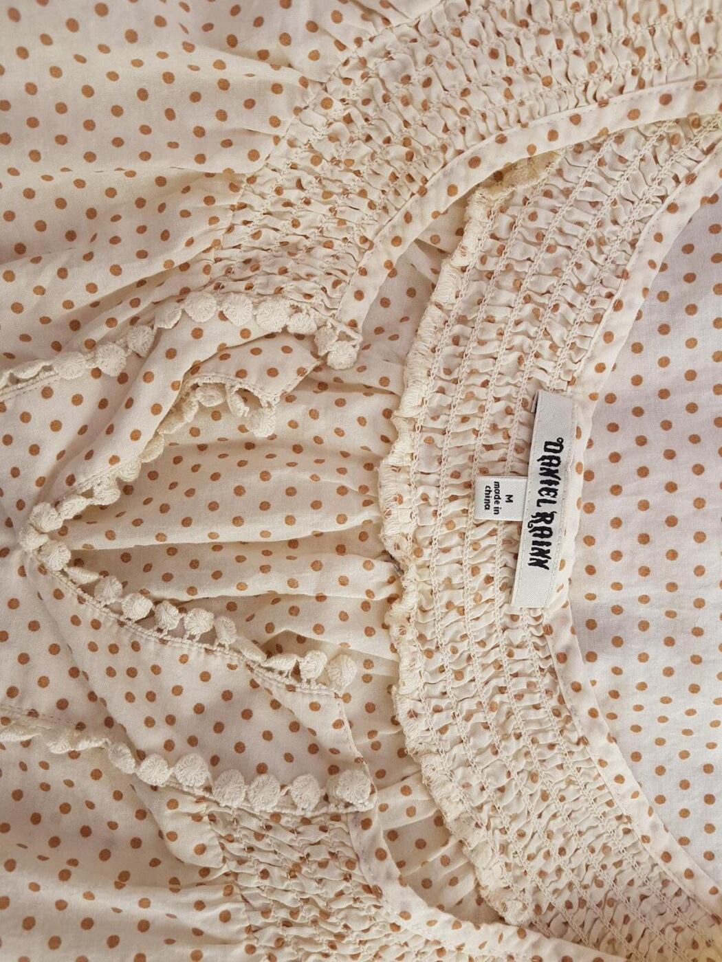 Daniel Rainn Rozmiar M Kolor Beżowy Grochy Split Crew Neck Tunika Bluzka Krótki rękaw Materiał Rayon 100%