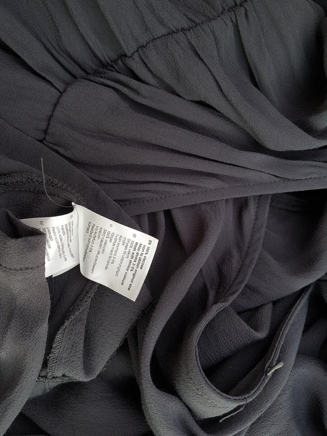 Lindex Rozmiar L Kolor Szary W serek Sukienka Sheath Długi rękaw Do Kolan Materiał Wiskoza 100% Lindex Rozmiar L Kolor Szary W serek Sukienka Sheath Długi rękaw Do Kolan Materiał Wiskoza 100%