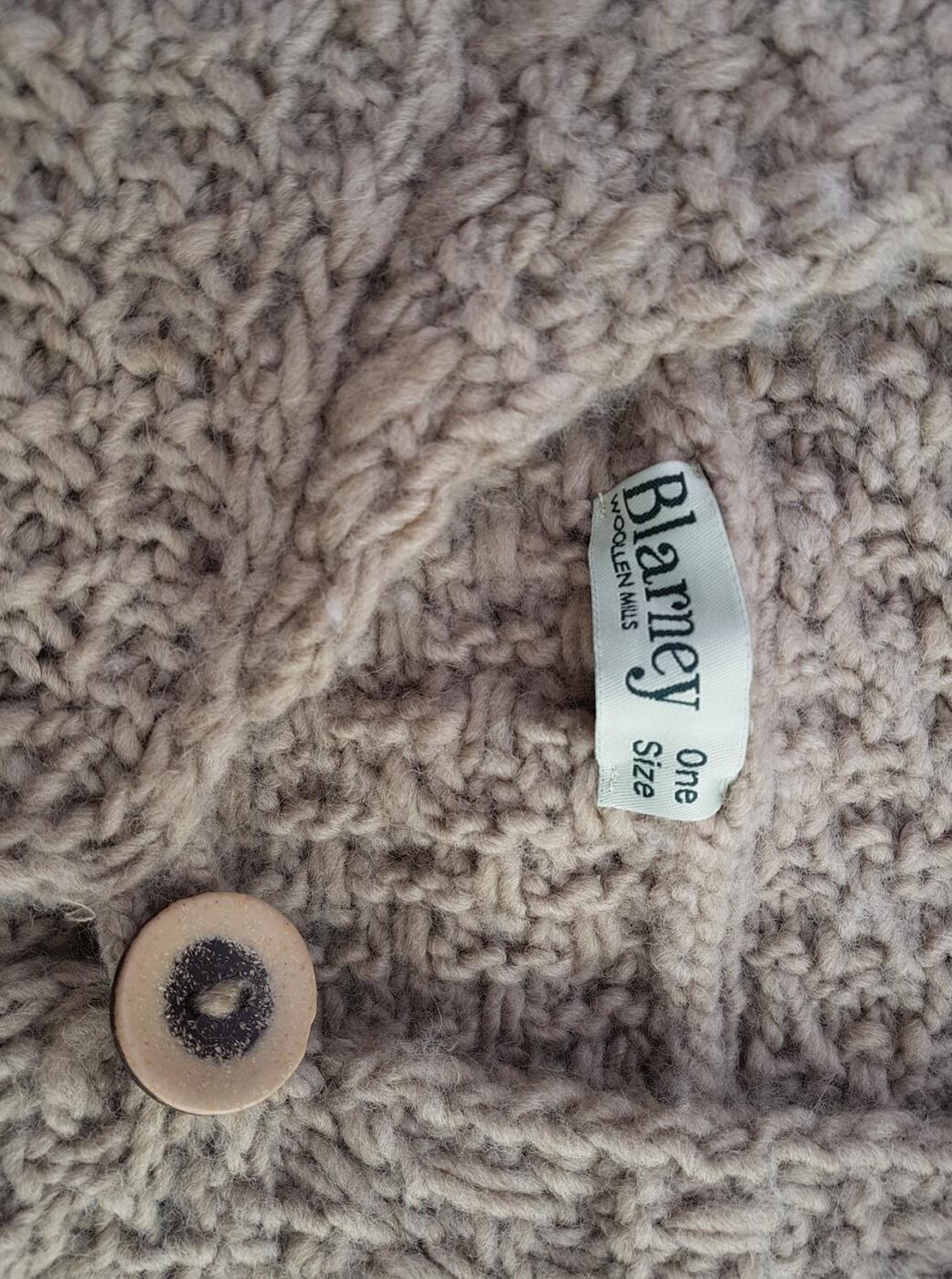 20190614_100340.jpg Blarney Rozmiar one size Kolor Brązowy W serek Peleryna Kardigan Bezrękawnik Materiał Wełna Gruba dzianina