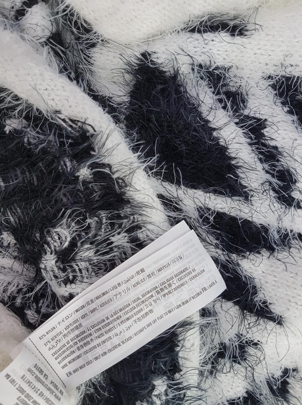 Hollister Rozmiar S Kolor Biały Okrągły dekolt Sweter Długi rękaw Cienka dzianina