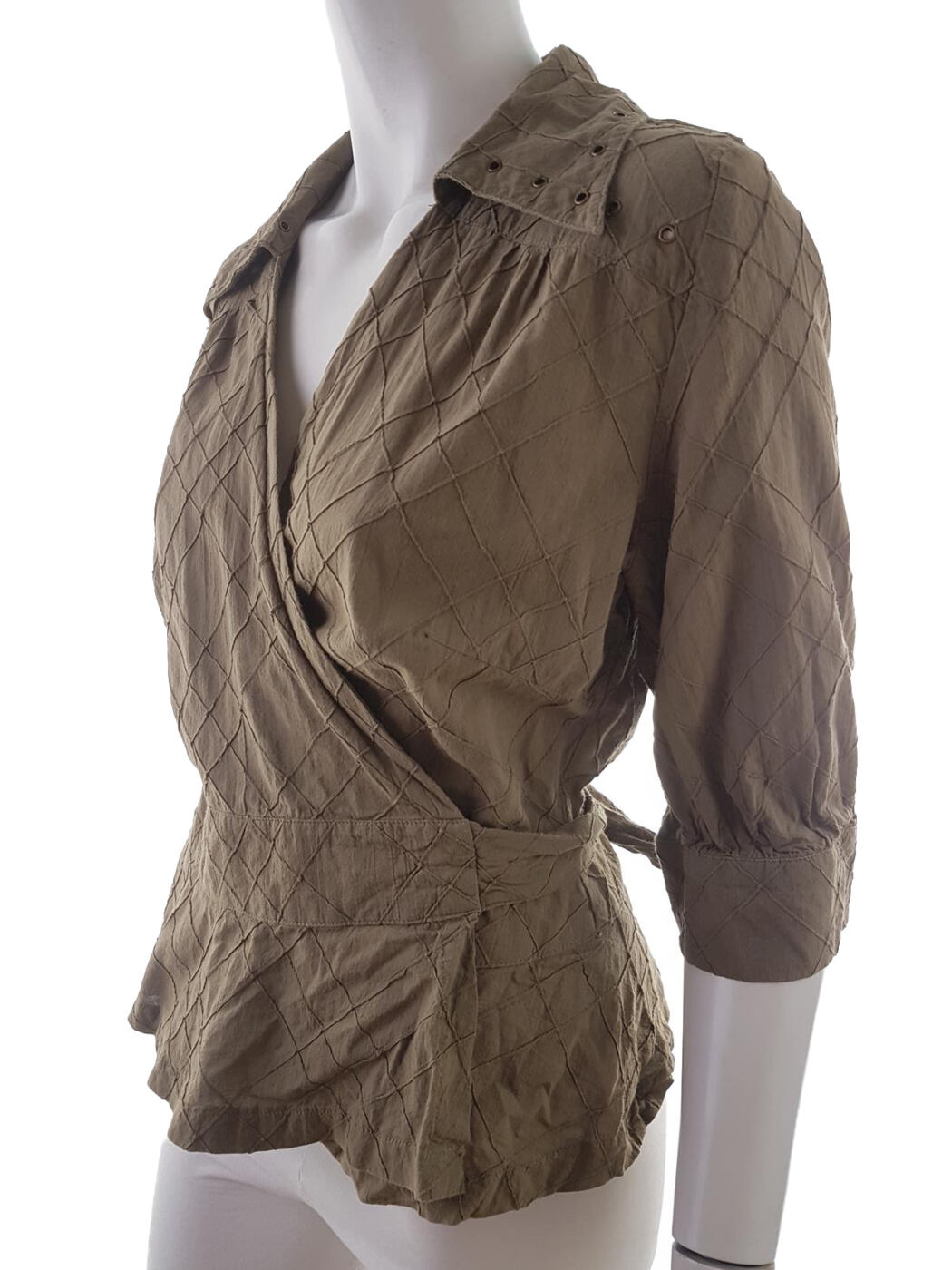 20190614_133844.jpg Benedikte Utzon Rozmiar XL Kolor Khaki Kołnierz Bluzka Zawijana Rękaw 3/4 Materiał Bawełna 100%
