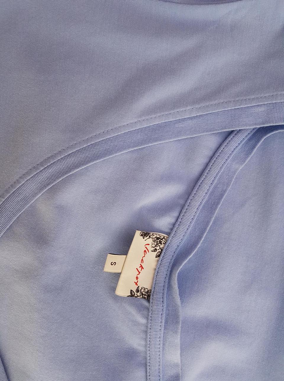 20190614_143438.jpg Jackpot Rozmiar S Kolor Niebieski W serek T-Shirt Krótki rękaw Materiał Bawełna