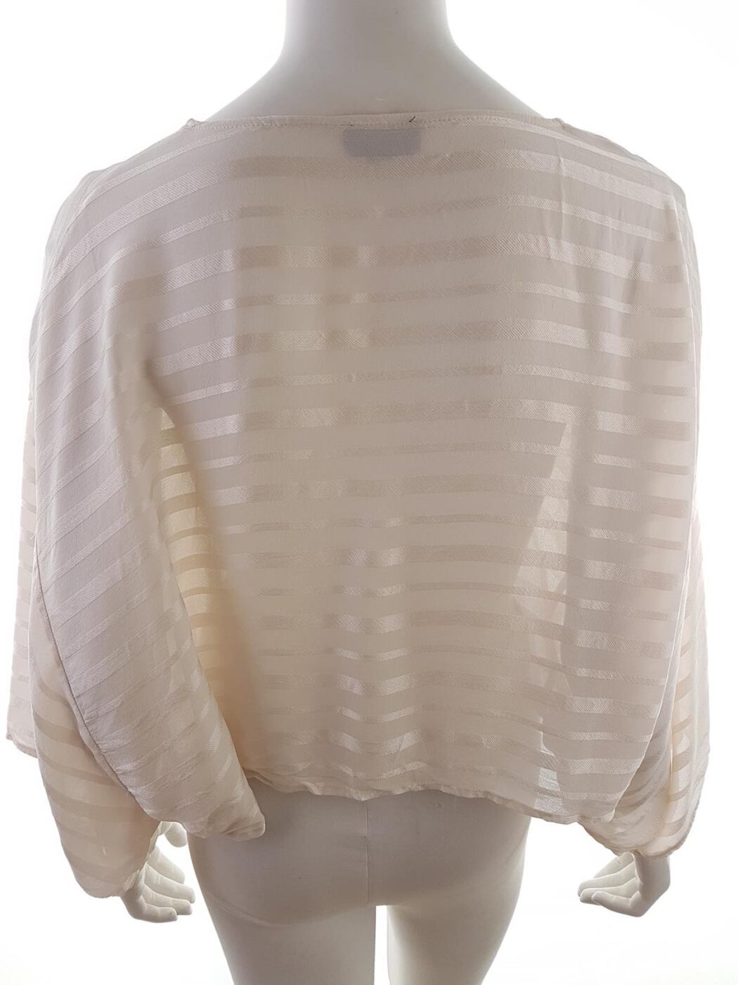 20190617_123410.jpg Topshop Rozmiar 42 Kolor Beżowy Pasy Okrągły dekolt Bluzka Krótki rękaw Materiał Wiskoza 100%