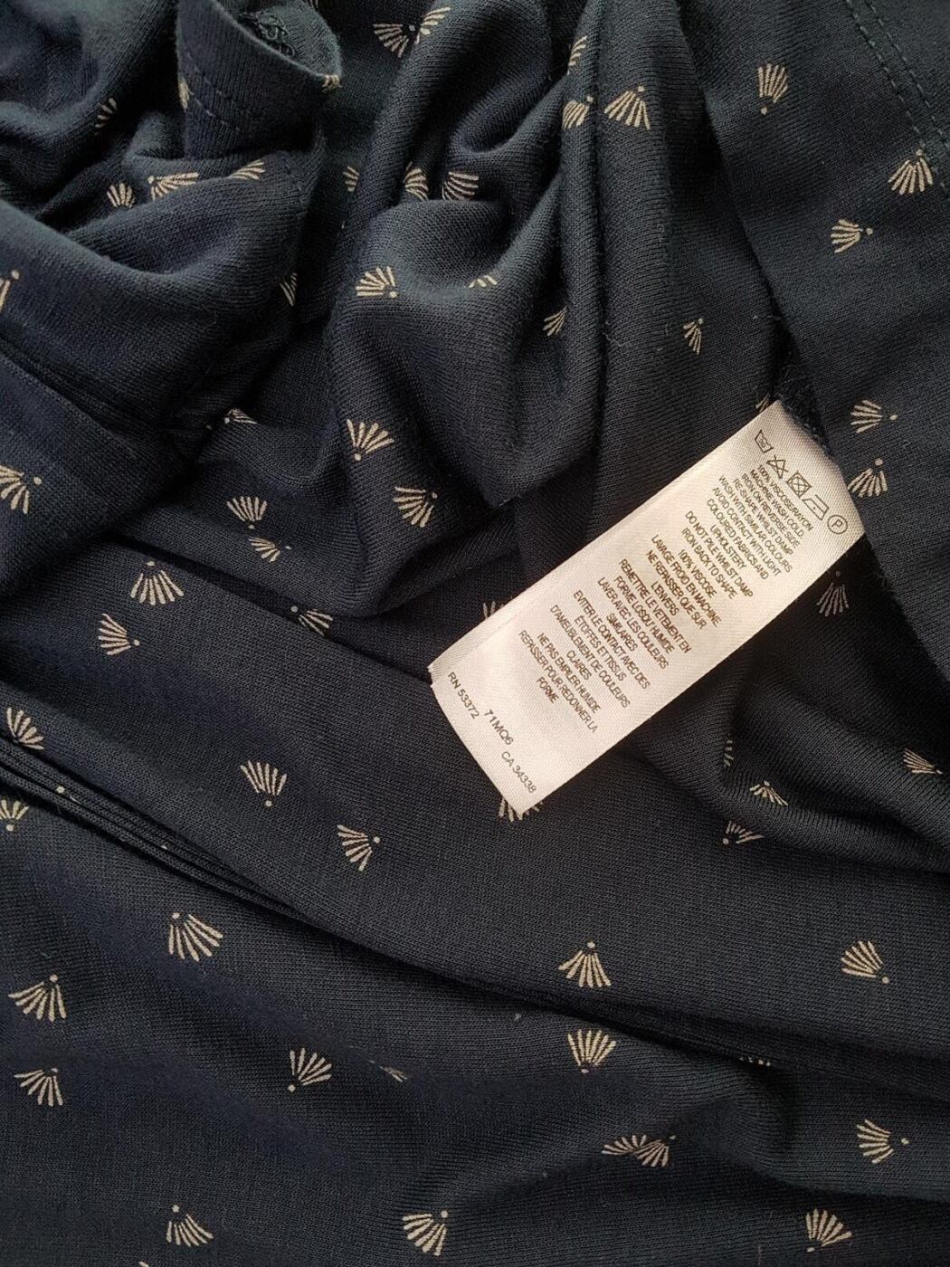 French connection Rozmiar 38 Kolor Granatowy W serek Sukienka Mini Krótki rękaw Krótka Materiał Wiskoza 100% French connection Rozmiar 38 Kolor Granatowy W serek Sukienka Mini Krótki rękaw Krótka Materiał Wiskoza 100%