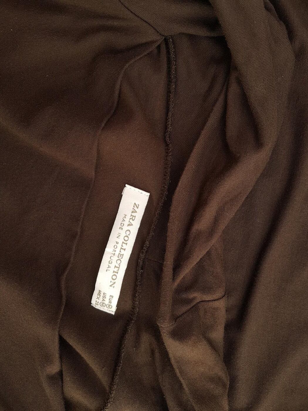 Zara Rozmiar M Kolor Brązowy Kwadratowy dekolt Sukienka Bodycon Krótki rękaw Midi Materiał Rayon Zara Rozmiar M Kolor Brązowy Kwadratowy dekolt Sukienka Bodycon Krótki rękaw Midi Materiał Rayon