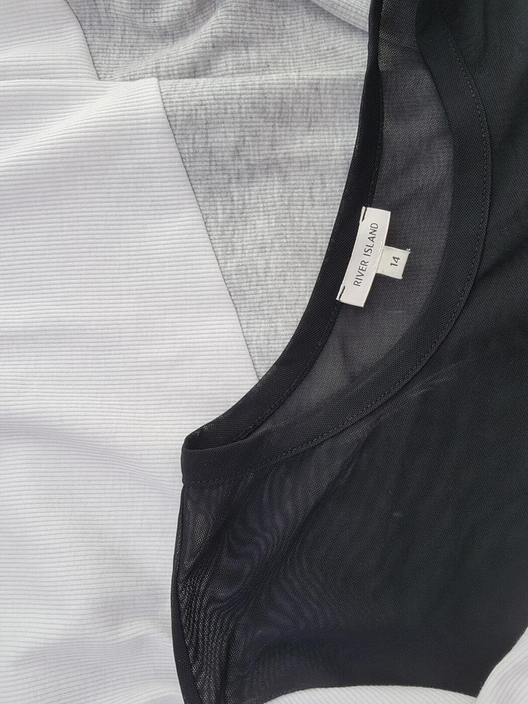 River island Rozmiar 14 (42) Kolor Szary Okrągły dekolt Sukienka Mini Krótki rękaw Krótka