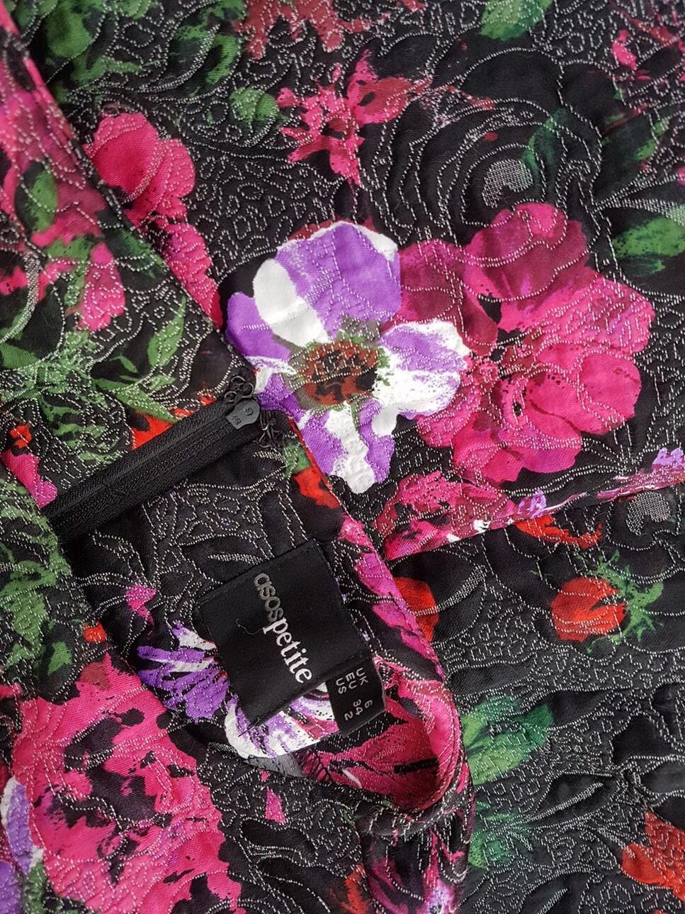 ASOS Rozmiar 34 Kolor Czarny Okrągły dekolt Sukienka Sheath Krótki rękaw Do Kolan Materiał Bawełna ASOS Rozmiar 34 Kolor Czarny Okrągły dekolt Sukienka Sheath Krótki rękaw Do Kolan Materiał Bawełna