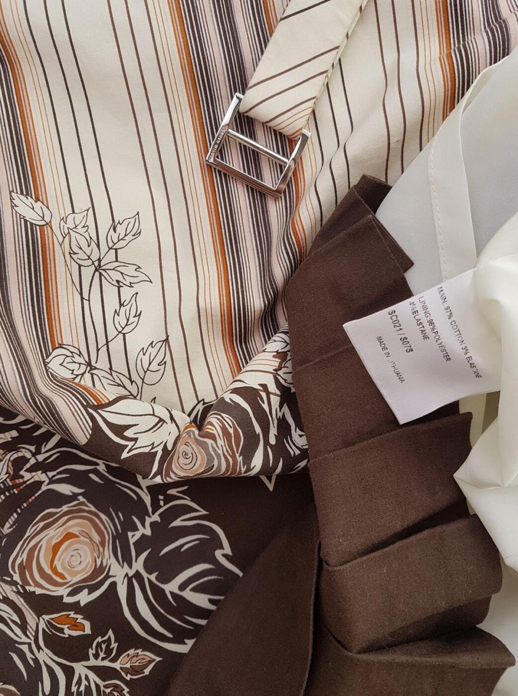 20190626_111120.jpg KAREN MILLEN Rozmiar 40 Kolor Kremowy Pasy Spódnica Prosta i Ołówkowa Do Kolan Materiał Bawełna