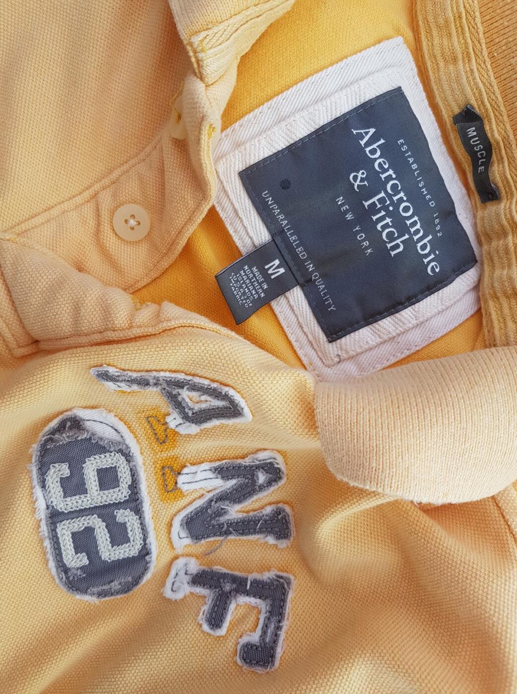 20190627_123444.jpg ABERCROMBIE & FITCH Rozmiar M Kolor Żółty Kołnierz Męska Koszula Polo Krótki rękaw Materiał Bawełna 100%