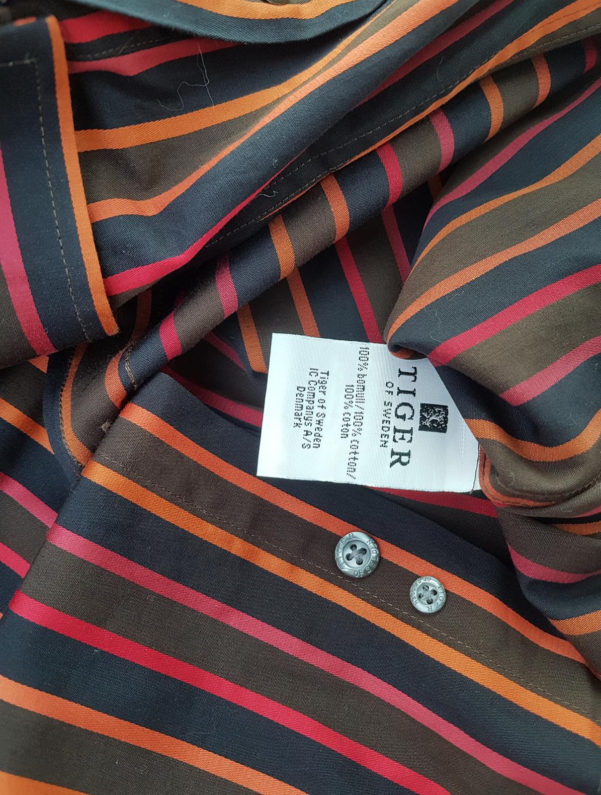 20190701_105507.jpg Tiger of Sweden Rozmiar 39 (15,5) Kolor Czarny Pasy Kołnierz Męska Koszula Elegancka Długi rękaw Materiał Bawełna 100%
