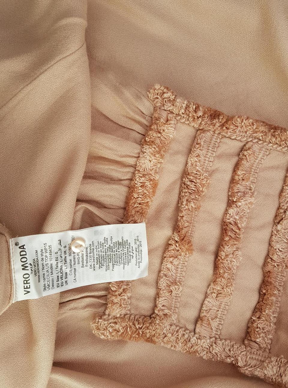 20190702_132010.jpg Vero moda Rozmiar L Kolor Beżowy Kwadratowy dekolt Bluzka Długi rękaw Materiał Wiskoza 100%