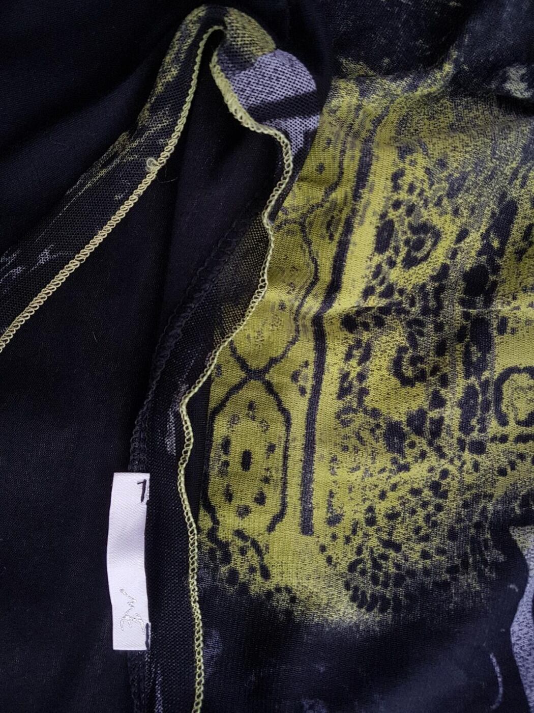 ME Rozmiar T5 (S) Kolor Czarny Okrągły dekolt Sukienka Sheath Rękaw 3/4 Do Kolan Materiał Wiskoza ME Rozmiar T5 (S) Kolor Czarny Okrągły dekolt Sukienka Sheath Rękaw 3/4 Do Kolan Materiał Wiskoza