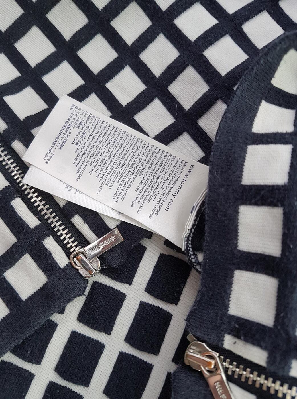 20190711_144837.jpg Tommy hilfiger Rozmiar S Kolor Granatowy Krata Okrągły dekolt Sweter Długi rękaw Materiał Bawełna Cienka dzianina