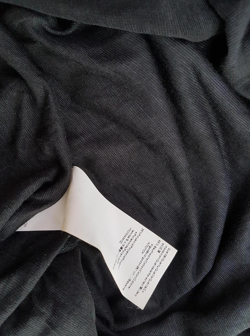20190712_124421.jpg Hugo Boss Rozmiar M Kolor Czarny Dekolt U Bluzka Długi rękaw Materiał Bawełna