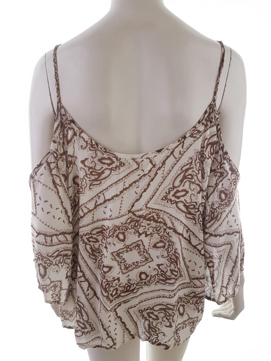 20190717_110958.jpg Cream Rozmiar 42 Kolor Biały Damask Paisley Keyhole Crew Neck Bluzka Krótki rękaw Materiał Wiskoza 100%
