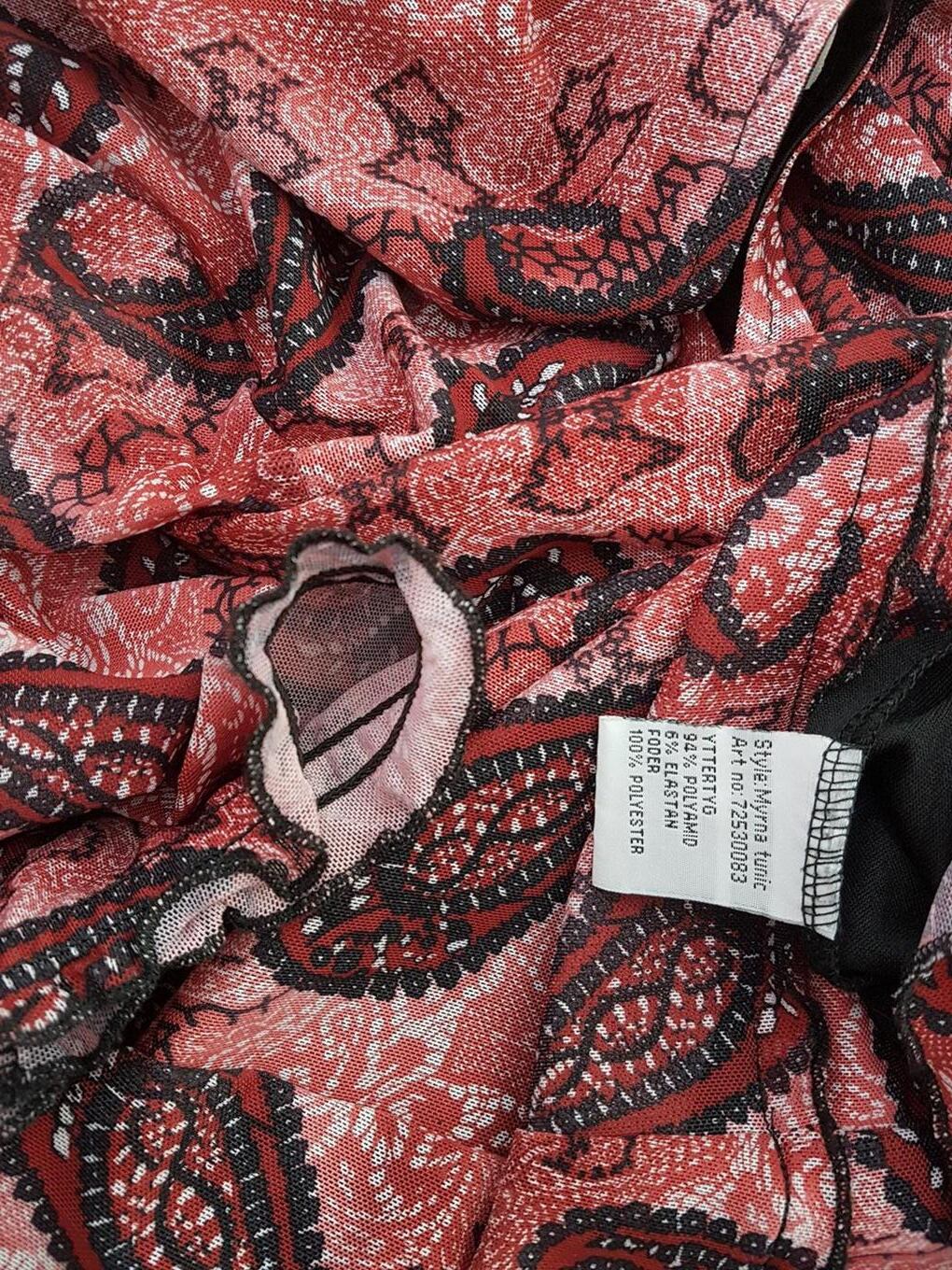 Rosebud Rozmiar M Kolor Bordowy Kwadratowy dekolt Sukienka Mini Rękaw 3/4 Krótka Rosebud Rozmiar M Kolor Bordowy Kwadratowy dekolt Sukienka Mini Rękaw 3/4 Krótka