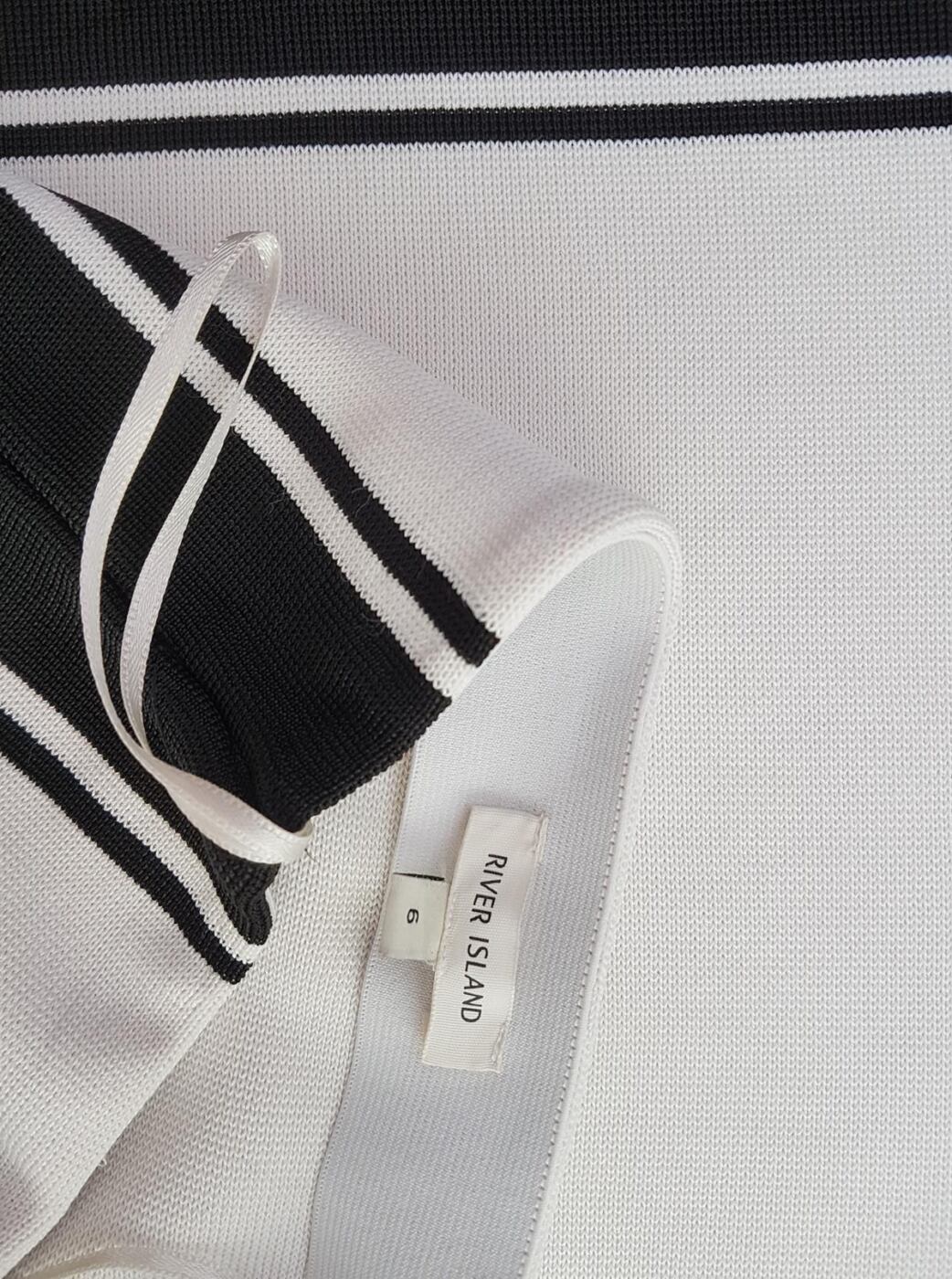 20190723_110342.jpg River island Rozmiar 32 Kolor Biały Spódnica Prosta i Ołówkowa Do Kolan Materiał Wiskoza