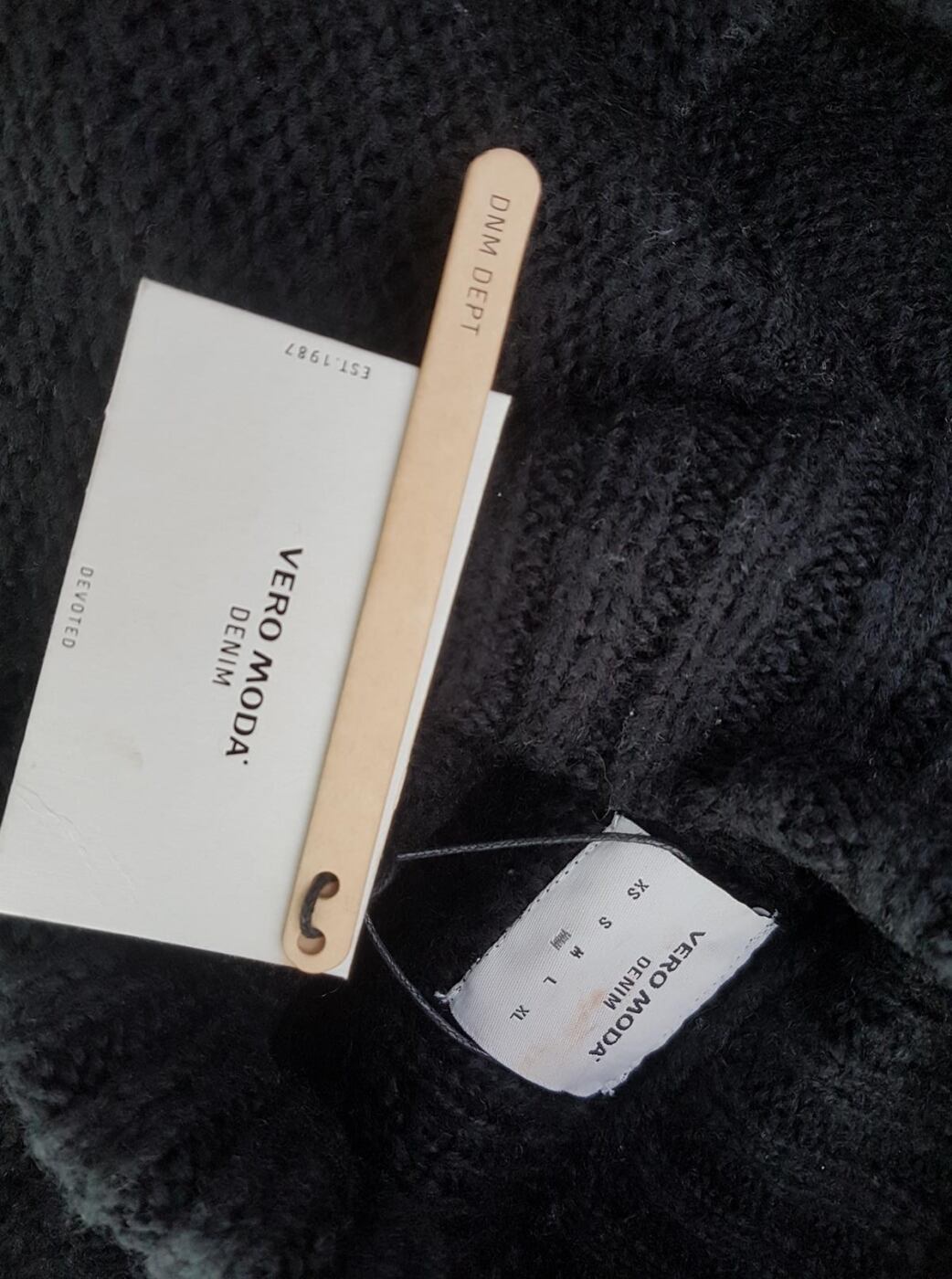 20190725_122552.jpg Vero moda Rozmiar M Kolor Czarny Golf Sweter Długi rękaw Materiał Akryl 100% Gruba dzianina