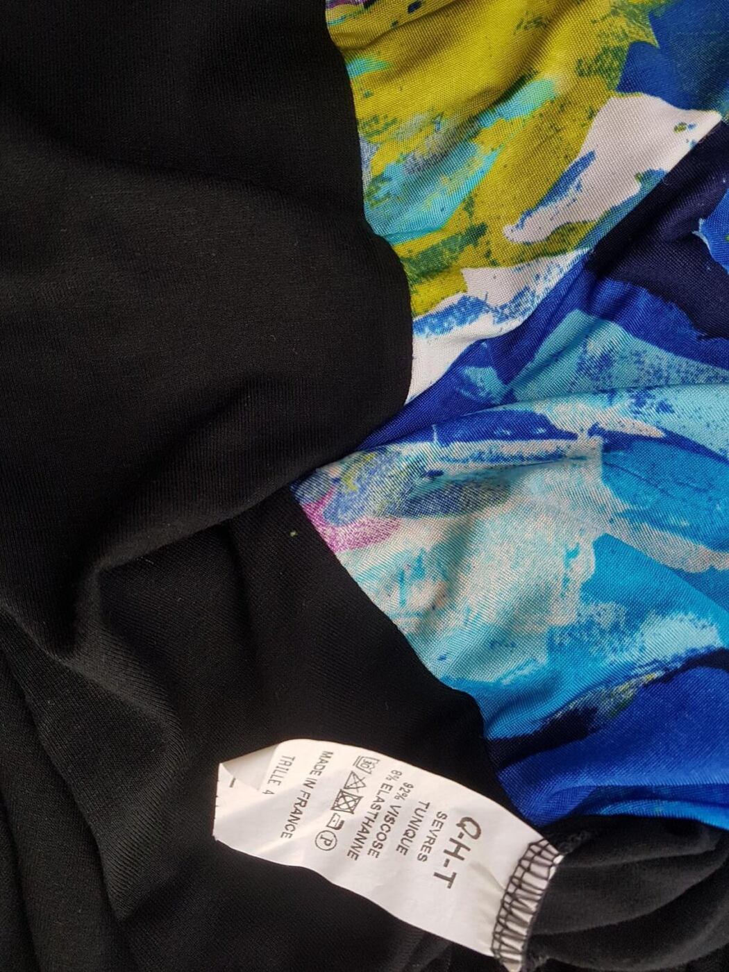 Quinze Trente Rozmiar M Kolor Czarny Kwadratowy dekolt Sukienka Mini Bezrękawnik Krótka Materiał Wiskoza Quinze Trente Rozmiar M Kolor Czarny Kwadratowy dekolt Sukienka Mini Bezrękawnik Krótka Materiał Wiskoza