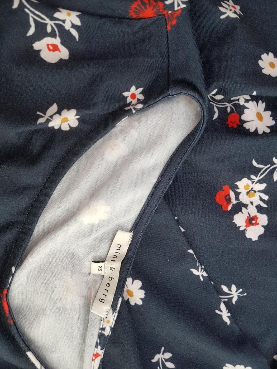 Rozmiar XS Kolor Granatowy Okrągły dekolt Sukienka Sheath Rękaw 3/4 Do Kolan Rozmiar XS Kolor Granatowy Okrągły dekolt Sukienka Sheath Rękaw 3/4 Do Kolan