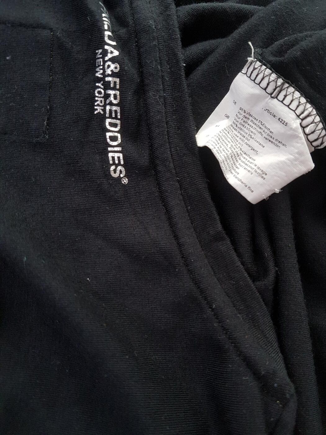 20190802_133446.jpg Rozmiar M Kolor Czarny Okrągły dekolt T-Shirt Krótki rękaw Materiał Wiskoza