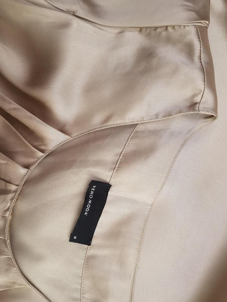Vero moda Rozmiar M Kolor Beżowy Okrągły dekolt Sukienka Prostokątna Krótki rękaw Do Kolan