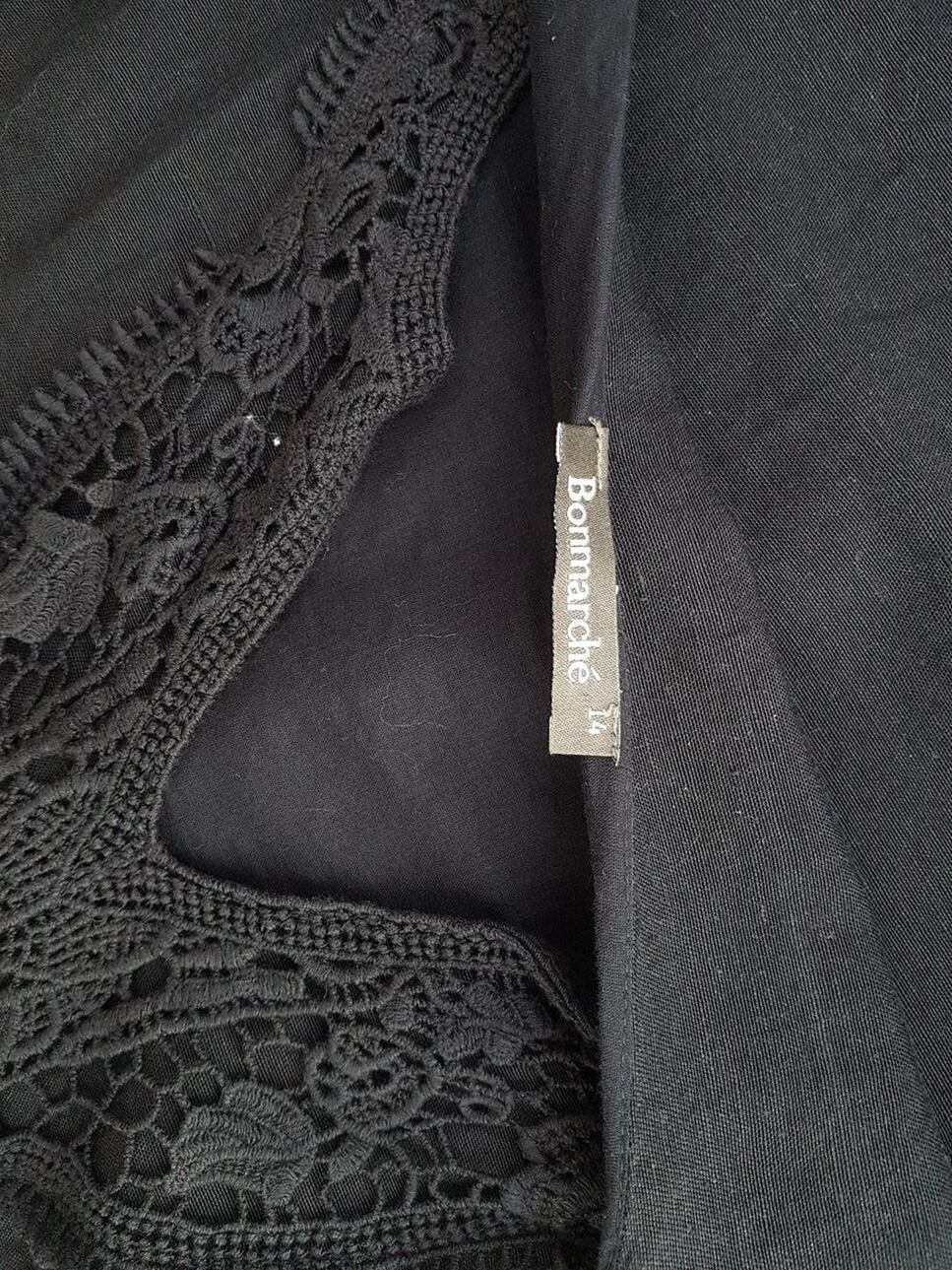 BONMARCHE Rozmiar 14 (42) Kolor Czarny W serek Sukienka Prostokątna Krótki rękaw Midi Materiał Wiskoza BONMARCHE Rozmiar 14 (42) Kolor Czarny W serek Sukienka Prostokątna Krótki rękaw Midi Materiał Wiskoza