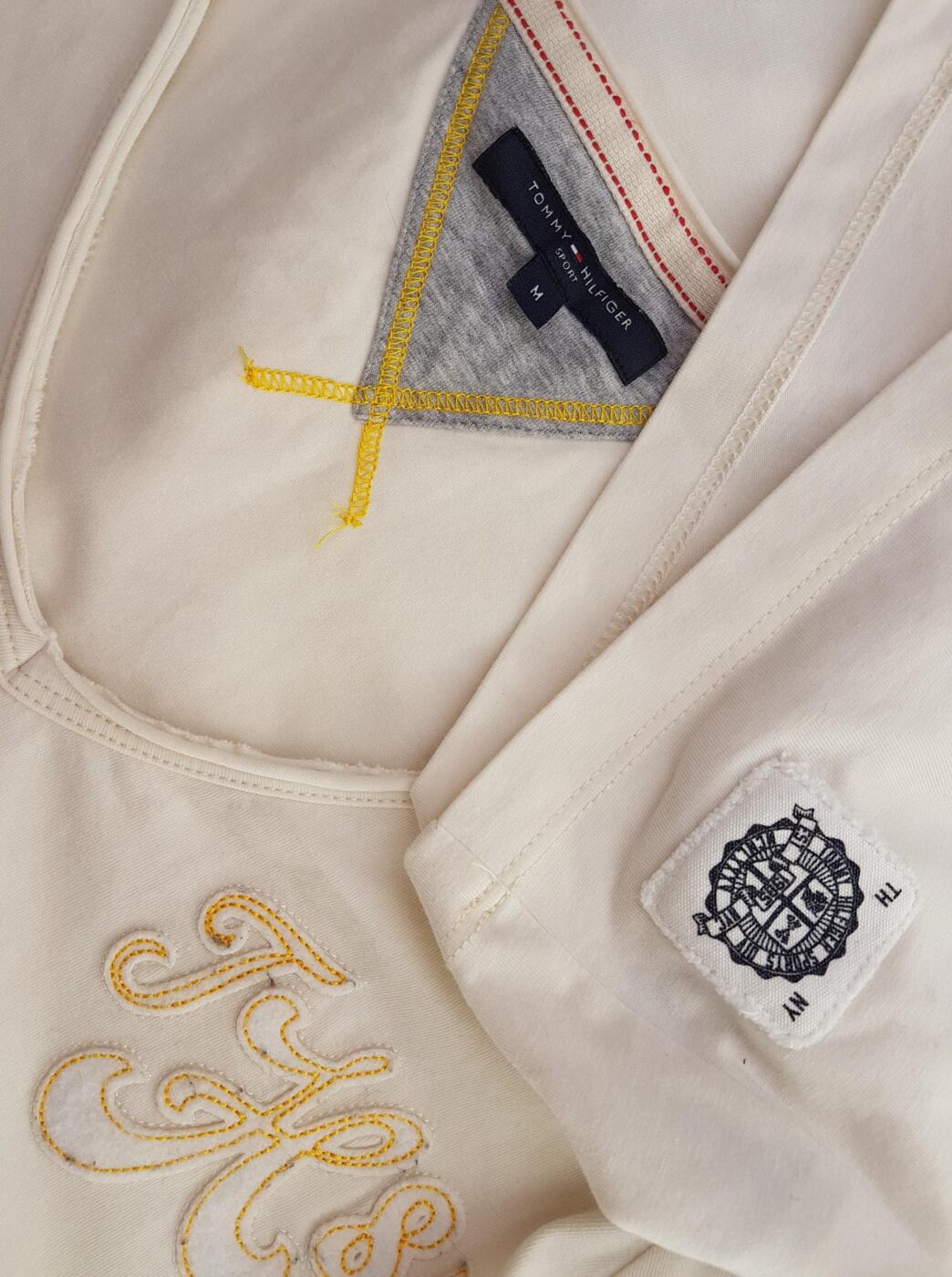 20190809_122348.jpg Tommy hilfiger Rozmiar M Kolor Beżowy W serek T-Shirt Krótki rękaw Materiał Bawełna