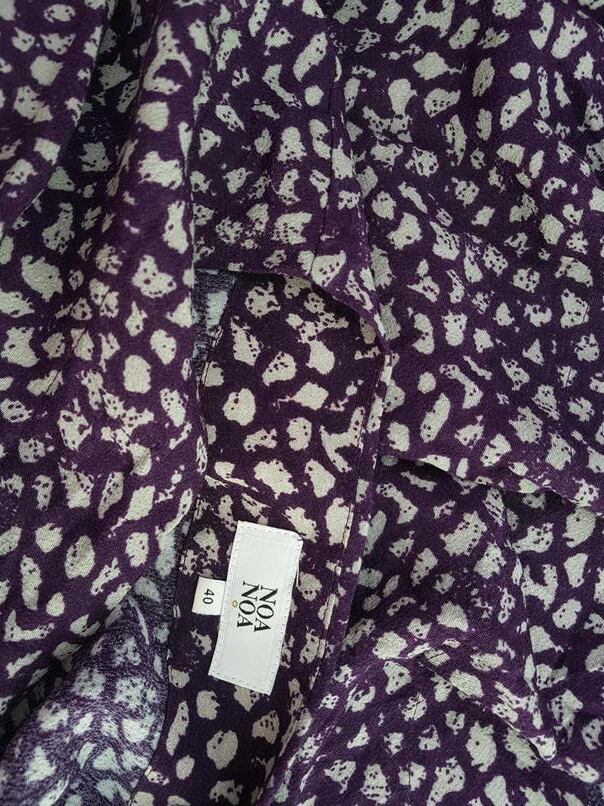 Noa noa Rozmiar 40 Kolor Fioletowy Panterka W serek Sukienka Sheath Rękaw 3/4 Midi Materiał Wiskoza 100%