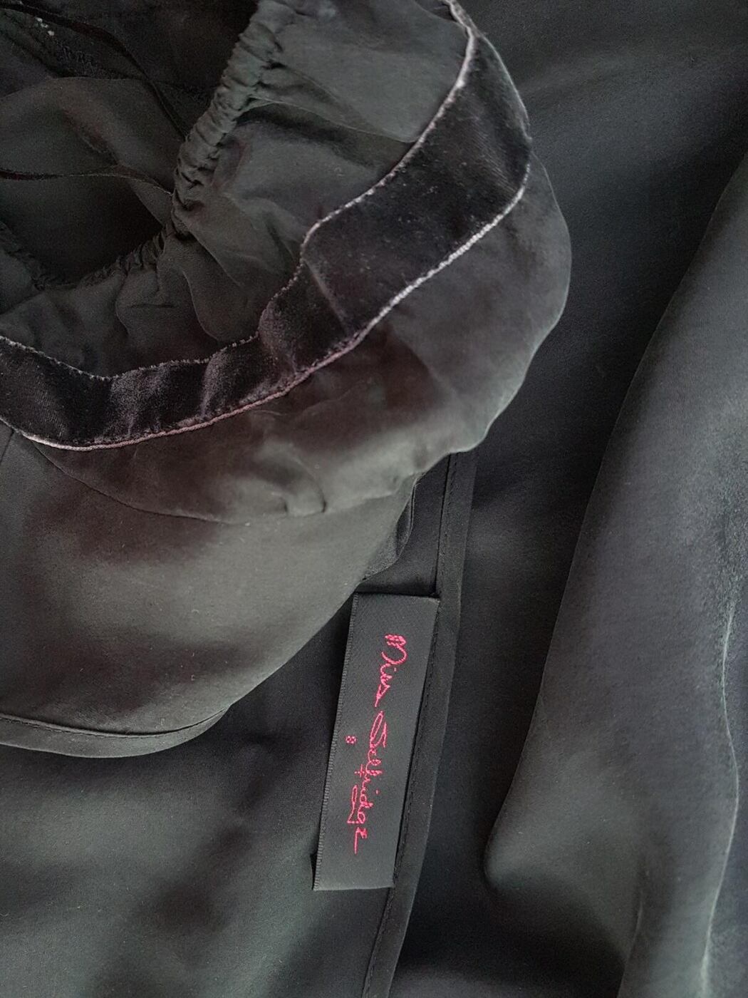 Miss selfridge Rozmiar 36 Kolor Czarny W serek Sukienka A-Line Krótki rękaw Do Kolan Materiał Jedwab Miss selfridge Rozmiar 36 Kolor Czarny W serek Sukienka A-Line Krótki rękaw Do Kolan Materiał Jedwab