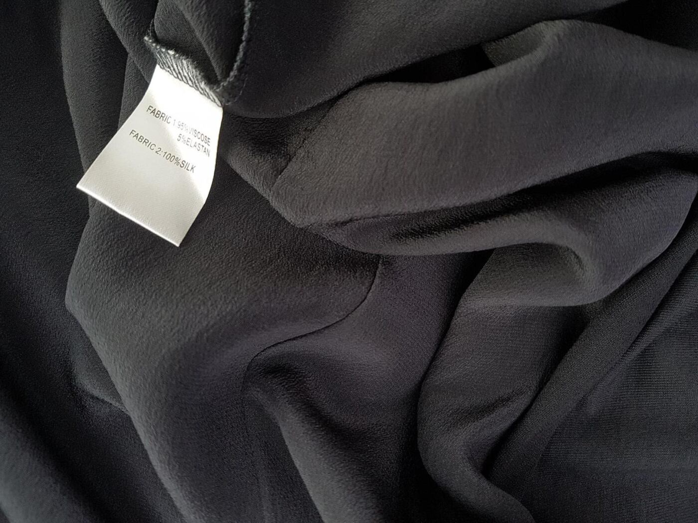 T-shirt Rozmiar S Kolor Czarny Dekolt U Sukienka Sheath Krótki rękaw Do Kolan Materiał Jedwab 100% T-shirt Rozmiar S Kolor Czarny Dekolt U Sukienka Sheath Krótki rękaw Do Kolan Materiał Jedwab 100%