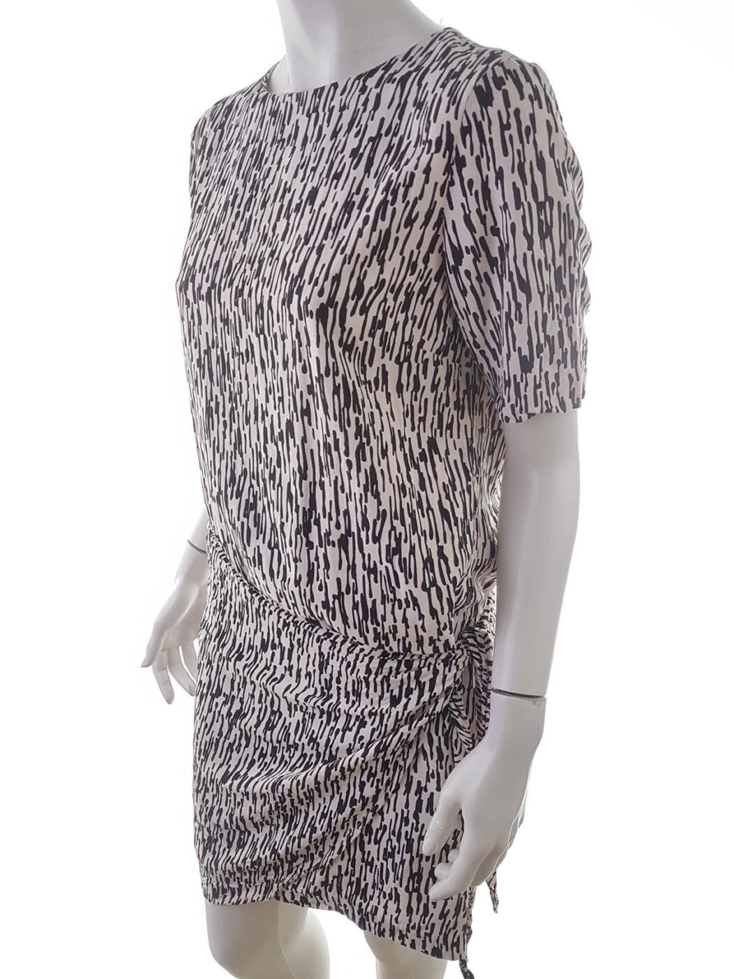Selected femme Rozmiar 38 Kolor Czarny Okrągły dekolt Sukienka Prostokątna Krótki rękaw Do Kolan Materiał Wiskoza 100% Selected femme Rozmiar 38 Kolor Czarny Okrągły dekolt Sukienka Prostokątna Krótki rękaw Do Kolan Materiał Wiskoza 100%