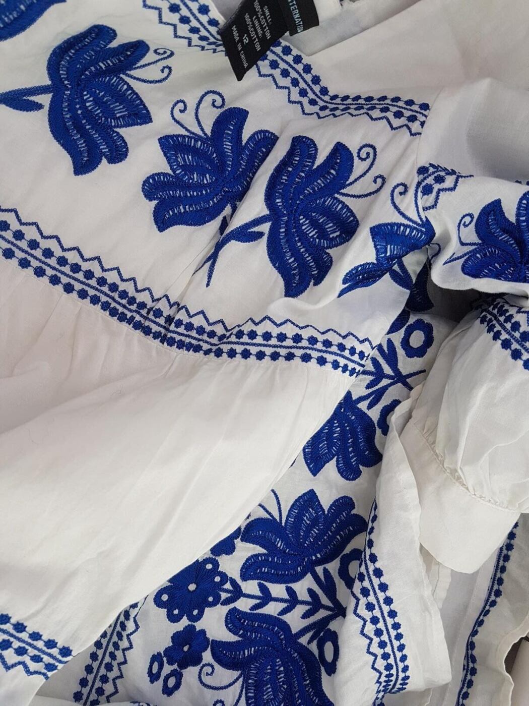 Moda International Rozmiar 40 Kolor Biały Kwadratowy dekolt Sukienka Prostokątna Rękaw 3/4 Do Kolan Materiał Bawełna