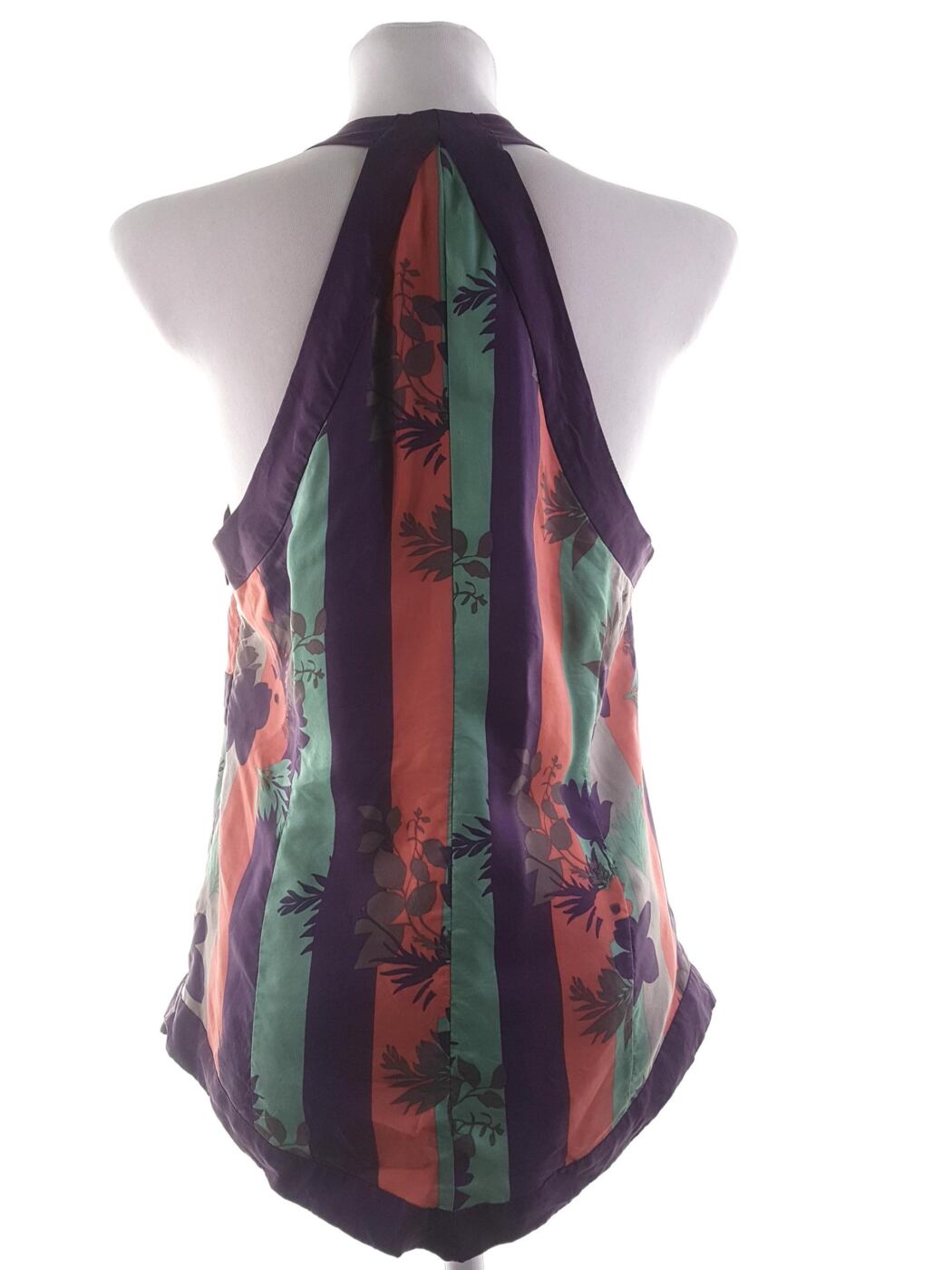 20200201_153508.jpg KAREN MILLEN Rozmiar 14 (42) Kolor Fioletowy W serek Bluzka Bezrękawnik Materiał Jedwab 100%