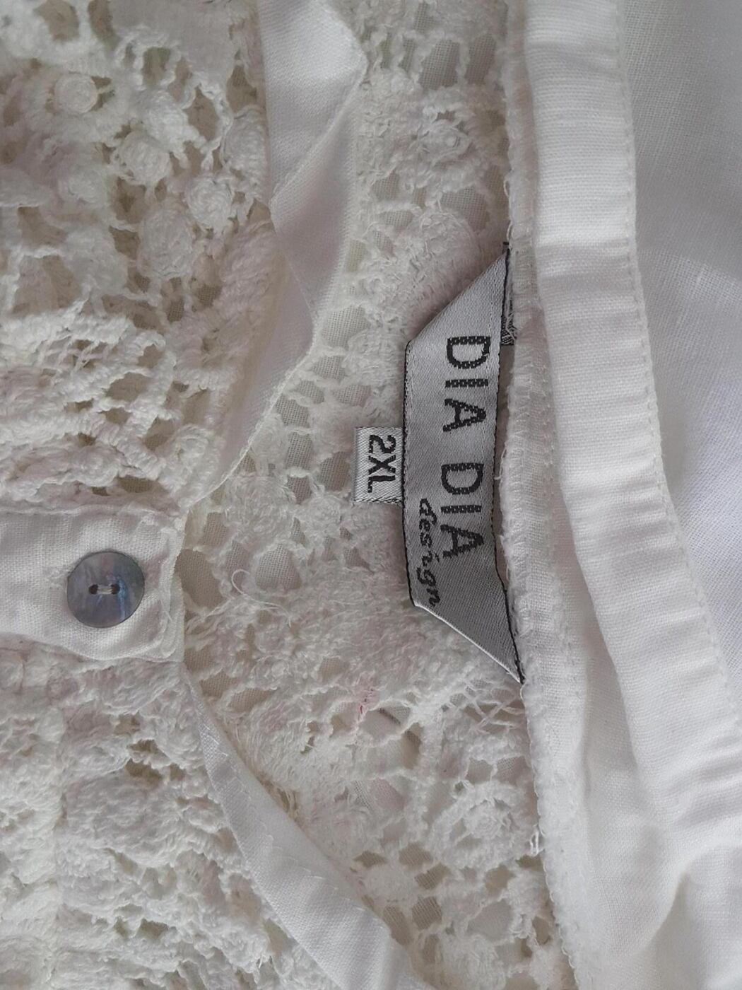 DIA DIA design Rozmiar 2XL Kolor Biały Okrągły dekolt Tunika Zapinana Bluzka Rękaw 3/4